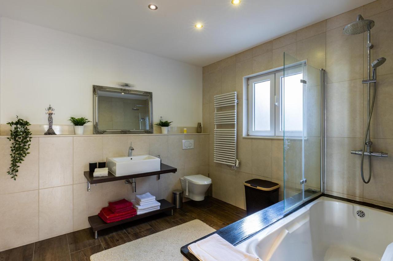 ドゥブロブニクO'Lord - Luxury Sea View Apt Near Old Townアパートメント エクステリア 写真